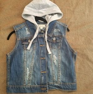 M Denim vest with detachable hood CUTE!
